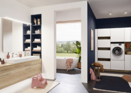 Bad: Bild zeigt Badezimmer mit integrierter Hauswirtschaftsecke